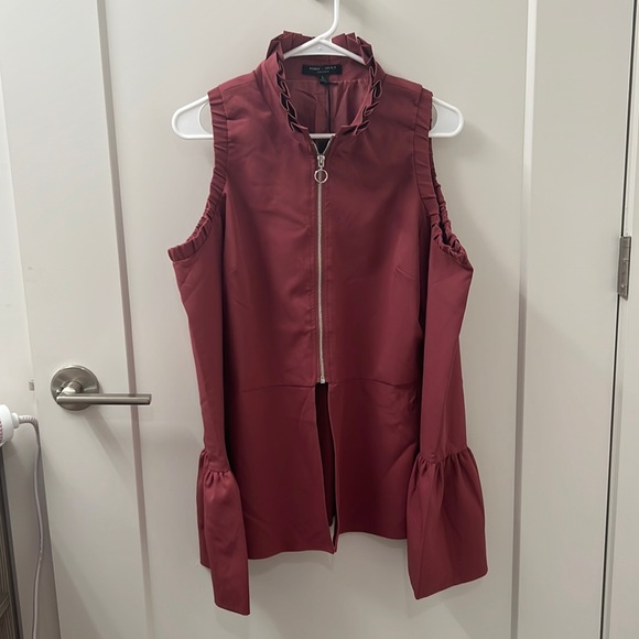 NWT Romeo & Juliet Couture long sleeve cold shoulder blouse in rose color Size L - Picture 2 of 6